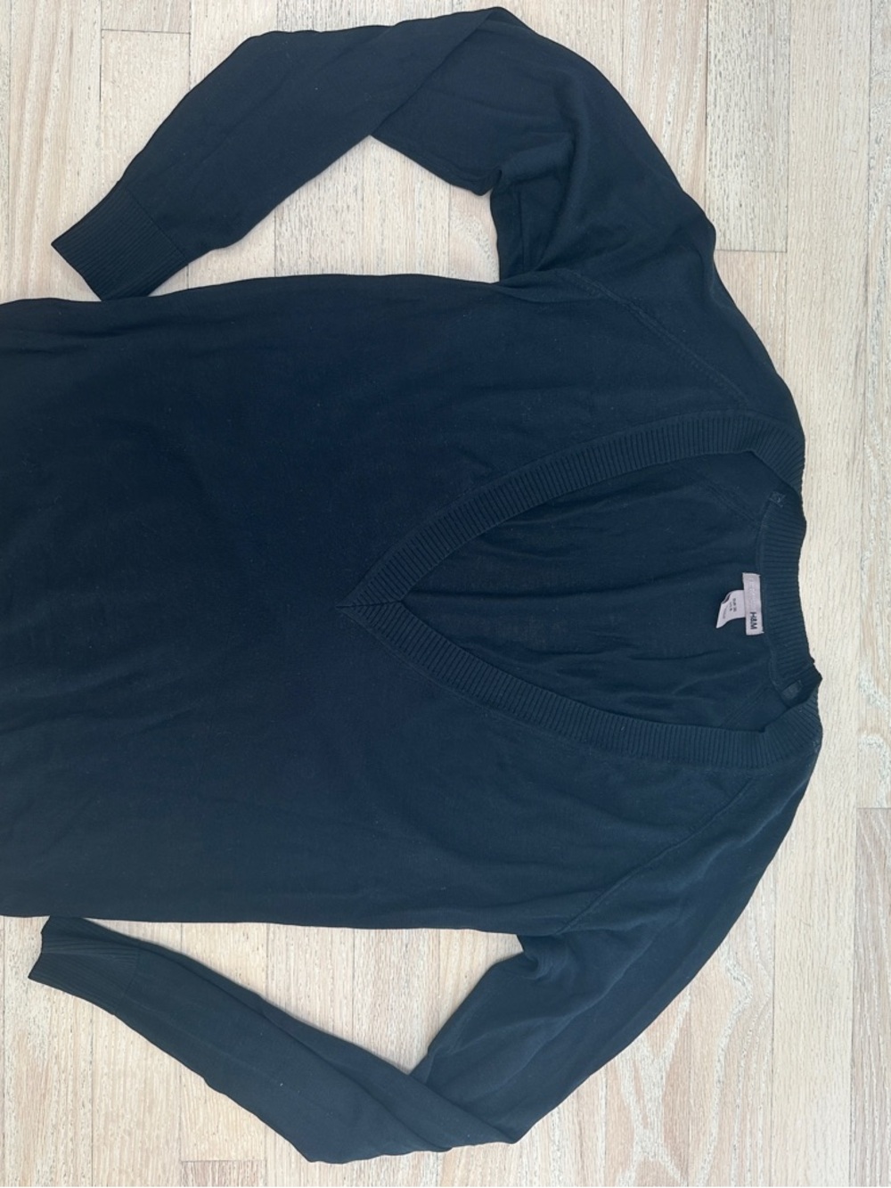 Black V-Neck Women's Sweater - Lightweight silk Knit - H&M trend label